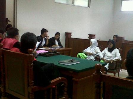 foto sidang Putusan Bebas kasus Nanik 10 Maret 2014 (1)