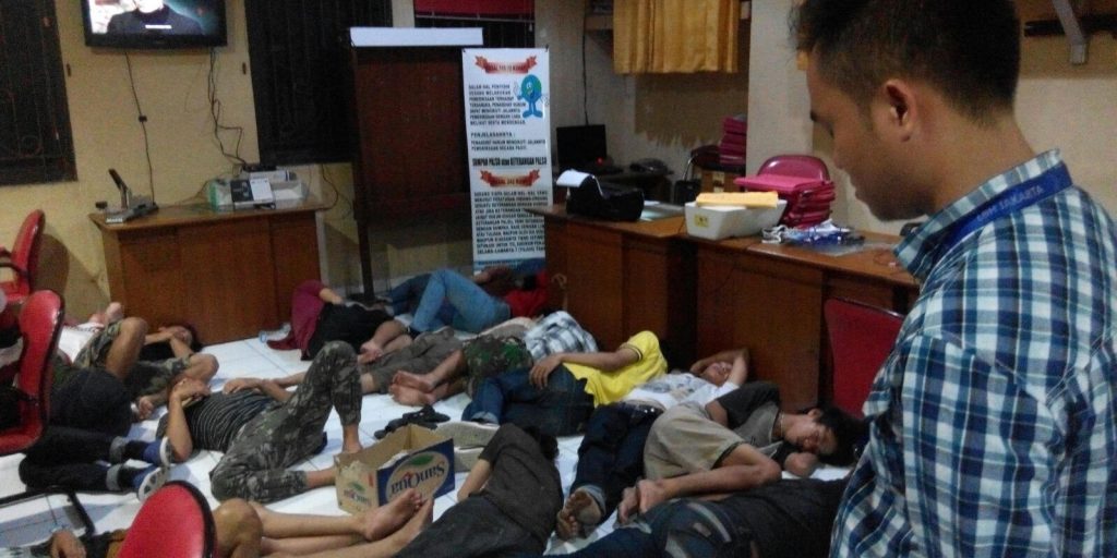 warga-kampung-pulo-ditangkap