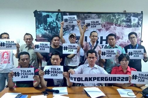 tolak_pergub_228