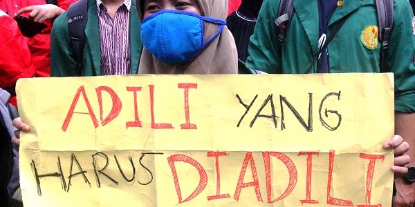 majelis_hakim_tunda_sidang_26_aktivis_ham