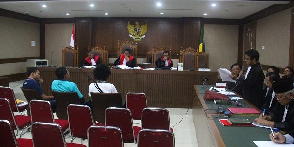 sidang_pembacaan_eksepsi_advokat_yang_dikriminalisasi