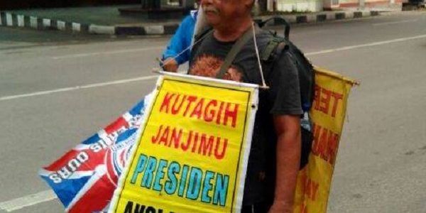 indra_azwan_jalan_kaki_keliling_nusantara