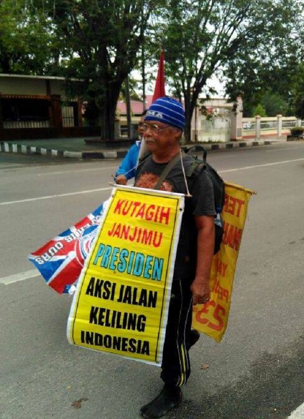 indra_azwan_jalan_kaki_keliling_nusantara