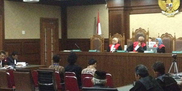 26_aktivis_dituntut_1_bulan_penjara