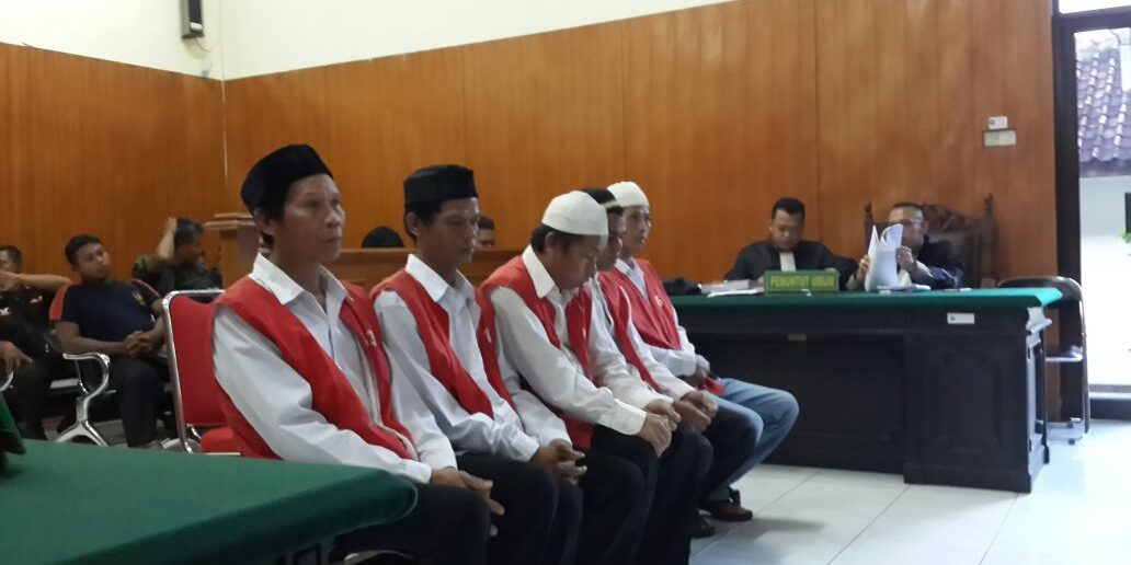 Kriminalisasi 11 Orang Petani Teluk Jambe