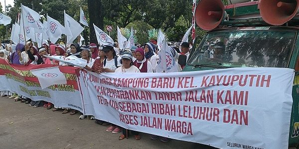 unjuk_rasa_warga_kelurahan_kayu_putih