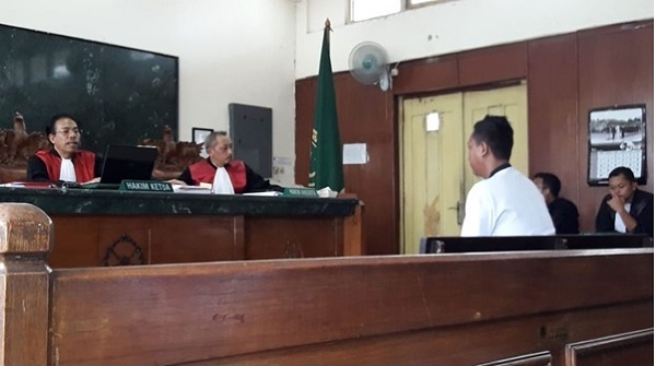 sidang_kriminalisasi_warga_pulau_pari_sulaeman