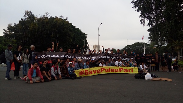 warga_pulau_pari_di_aksi_kamisan