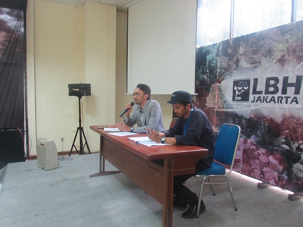 konferensi_pers_LBH_Jakarta_buka_posko_pengaduan_instruksi_tembak_di_tempat_polda_metro_jaya