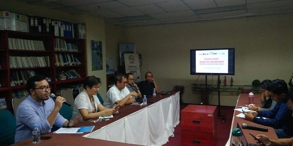 konferensi_pers_tolak_6_ruas_jalan_tol