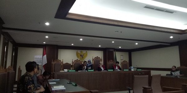 sidang_perdana_gugatan_kuhp_berbahasa_indonesia