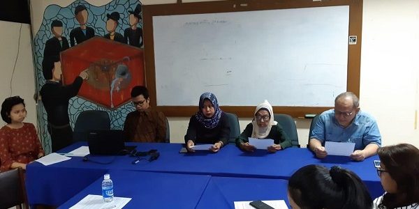 konferensi_pers_desak_gubernur_dki_jakarta_eksekusi_putusan_pengadilan_untuk_pengembalian_pengelolaan_air_jakarta