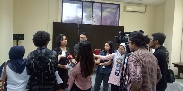 konferensi_pers_merespon_langkah_ojk_dalam_menyelesaikan_permasalahan_pinjaman_online