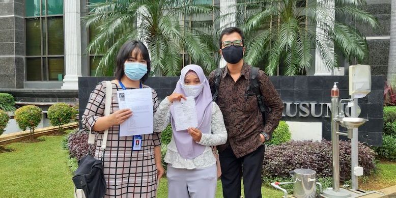 LBH Jakarta_bersama_Perwakilan_Korban_Pinjol_Kirim_Notifikasi_ke_OJK