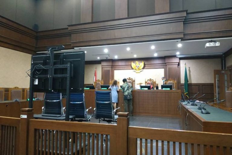 cls_udara_saksi_tidak_hadir