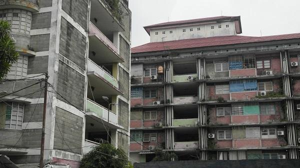 Gambar rusunami petamburan dari area parkir