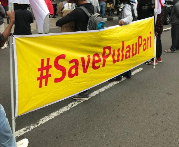 Spanduk #SavePulauPari