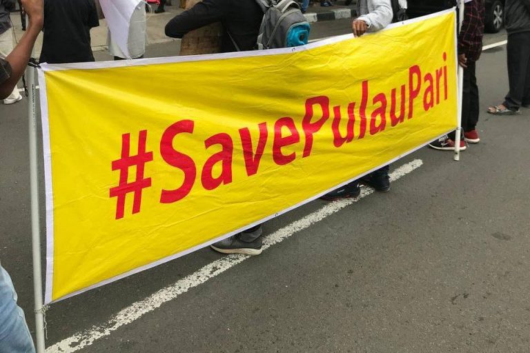 Spanduk #SavePulauPari