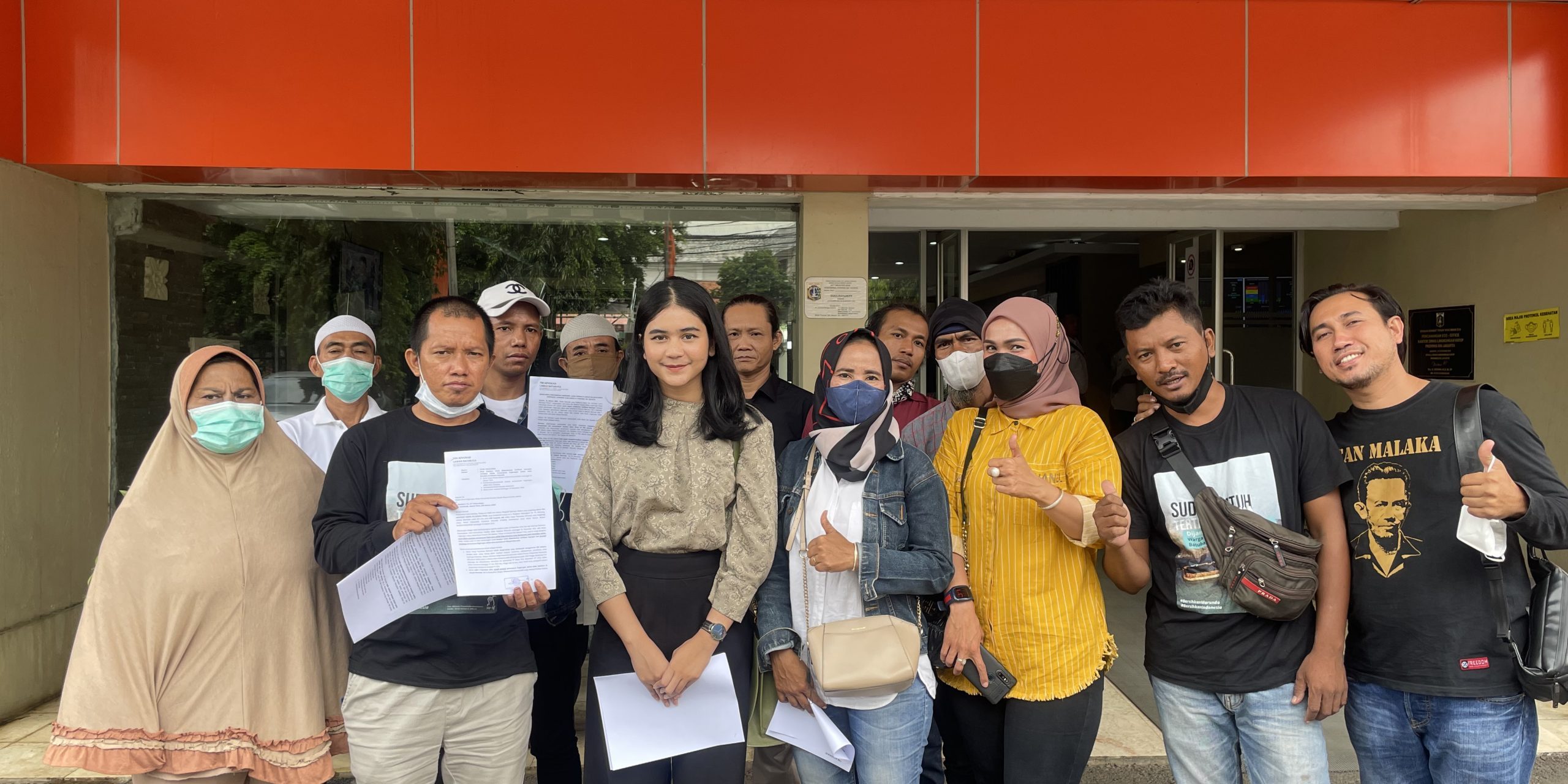 Tim Advokasi Lawan Batubara menyampaikan surat aduan ke Dinas LH terkait pencemaran di Marunda