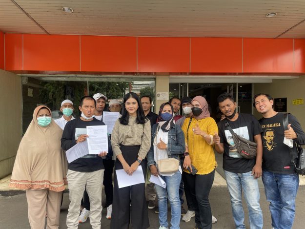 Tim Advokasi Lawan Batubara menyampaikan surat aduan ke Dinas LH terkait pencemaran di Marunda