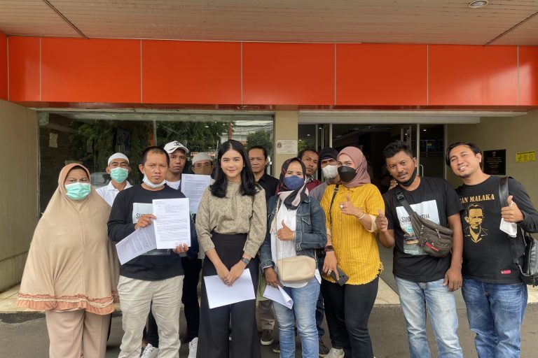 Tim Advokasi Lawan Batubara menyampaikan surat aduan ke Dinas LH terkait pencemaran di Marunda