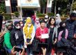 Orang Tua Murid dan Tim Advokasi SDN Pondok Cina 1 menyerahkan surat keberatan administratif ke Wali Kota Depok di Balaikota Depok