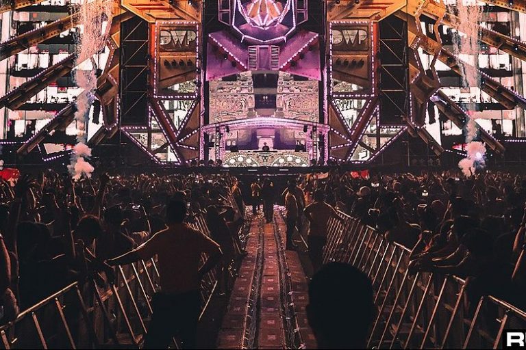 1200px-Garuda_Bot_at_DWP_2017