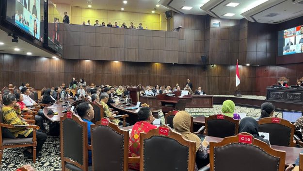 MK TOLAK PERMOHONAN MASYARAKAT SIPIL: PPN BISA NAIK SAMPAI 15%